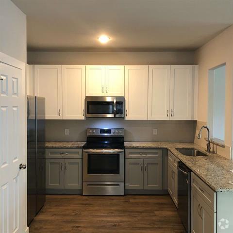 Building Photo - 419 E Elm St Rental