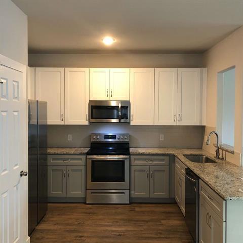 Building Photo - 419 E Elm St Rental