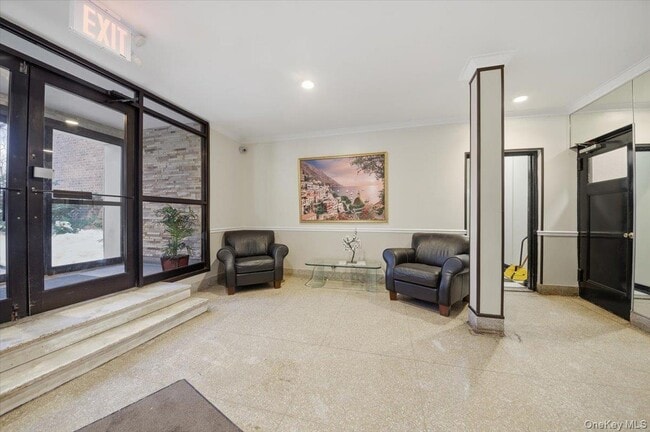 Photo - 150 E 210th St Unidad 3E