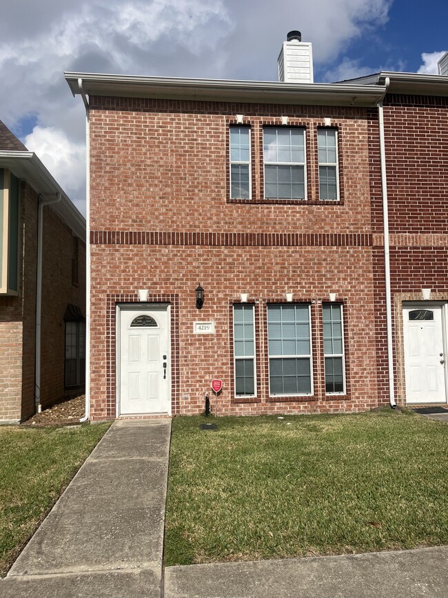 Photo - 4219 Benard Ct