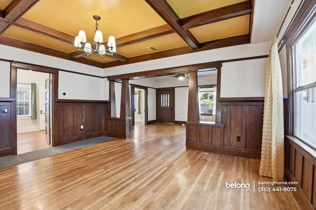 Photo - 1610 W 36th Pl