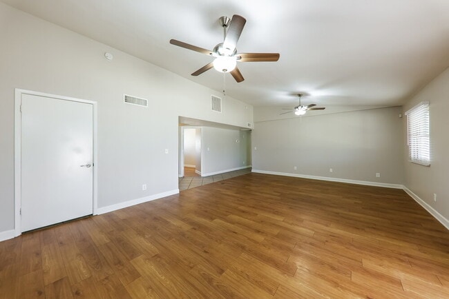 Photo - 7008 W Canterbury Dr