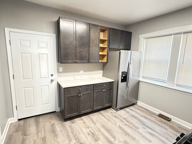 Photo - 4838 W Addison St Unidad 1F