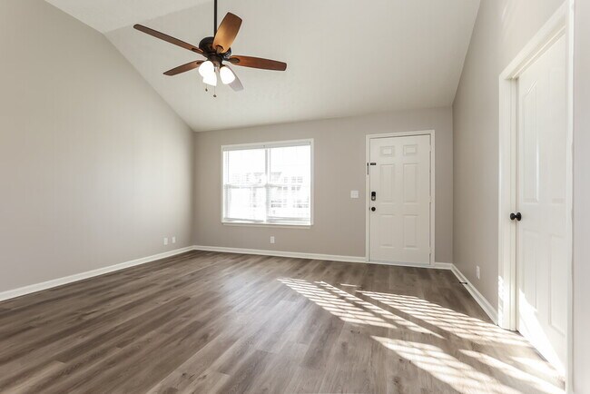 Photo - 1714 Locerbie Dr