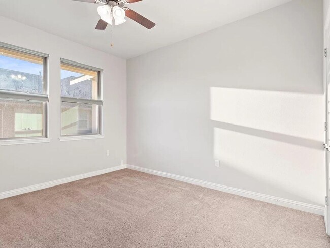 Photo - 4 Bedroom Condo in Austin