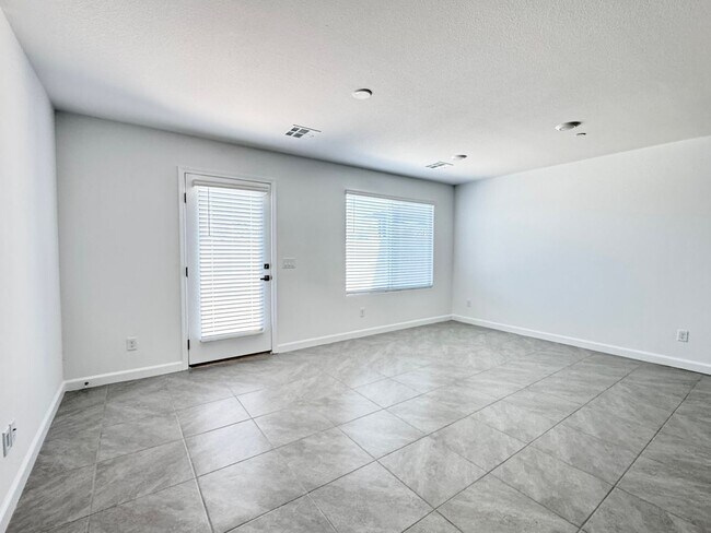 Photo - 4219 Norstad St