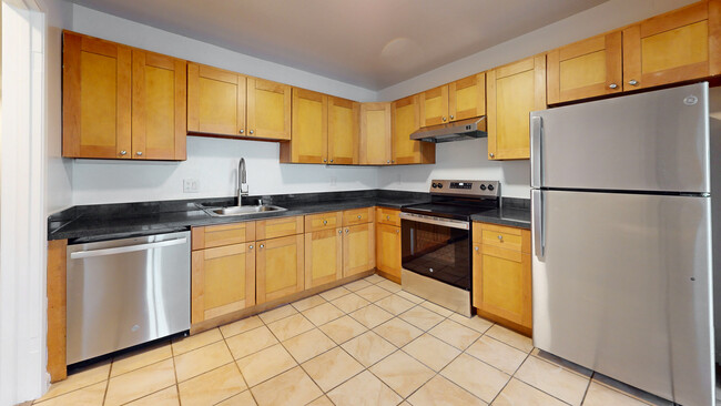 Updated 1 BR x 1 Bath 1 block from Ocean B... - Updated 1 BR x 1 Bath 1 block from Ocean B... Apartment Unit 203