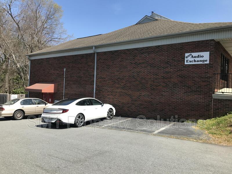 Photo - 702 W Main St