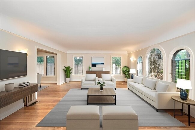 Living Room - 6669 De Longpre Ave