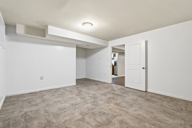 7211 Martins Ct