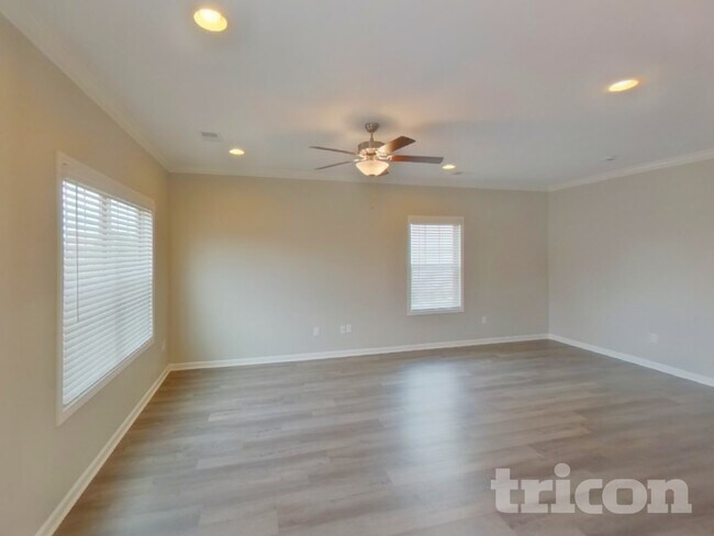 Photo - 618 Grantleigh Dr