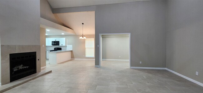 Photo - 128 Lasso St