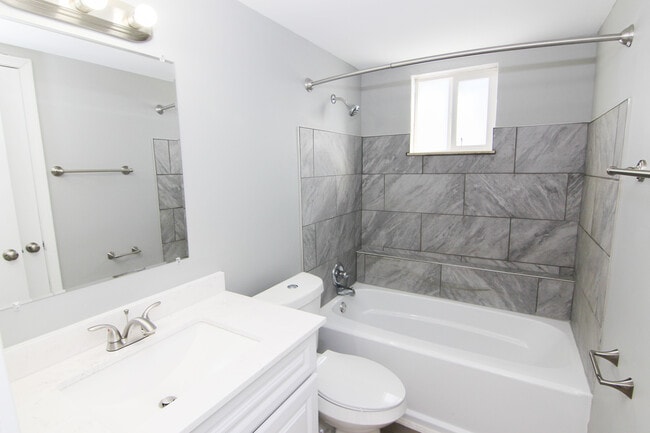 Photo - 4306 Norman Dr SE