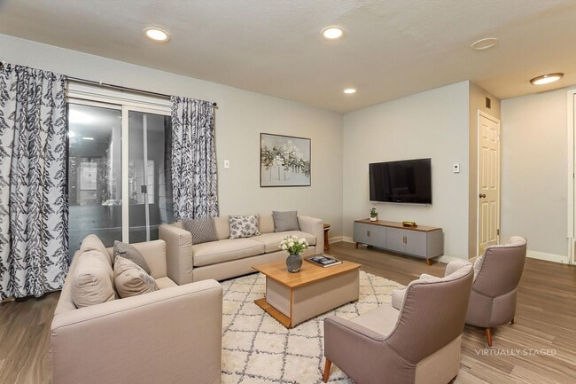 Building Photo - 10615 Golden Quail Dr Unit A