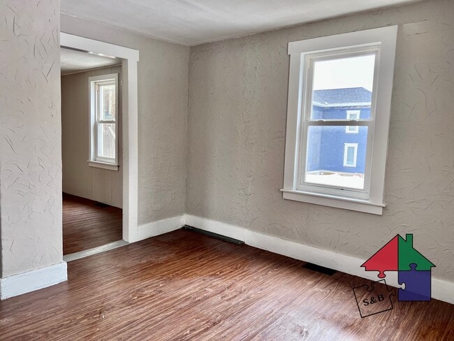 Photo - Cozy 3BR Cottage - Heat Included!