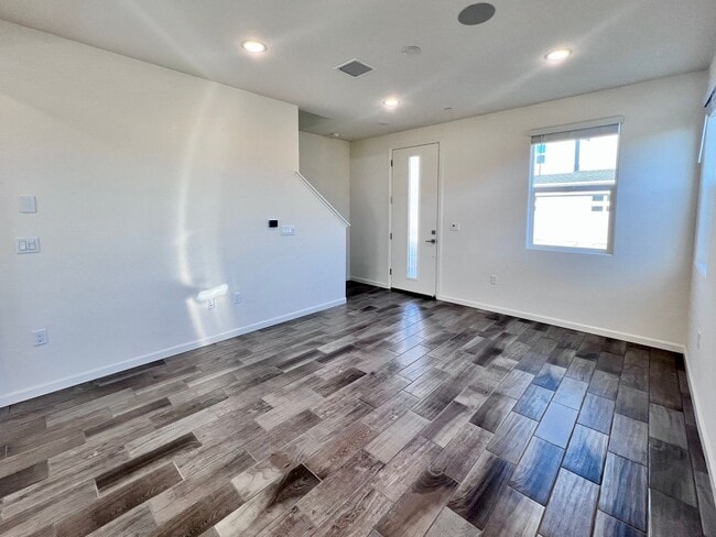 Photo - $2,450 Shepherd & Sunnyside, New 3 bedroom House - Clovis / Solar Panels