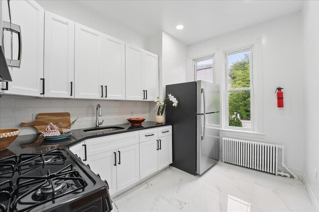 Building Photo - 144 Nelson Ave Unit 1 Rental