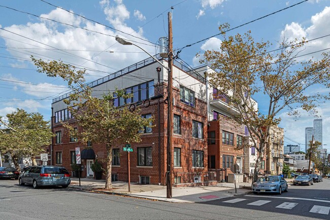 Building Photo - 58 Giles Ave Unit 2