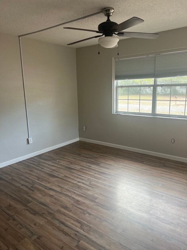 Photo - 153 Adkinson Dr