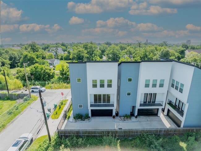 Photo - 4124 Buck St