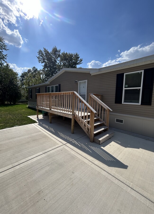 Photo - 118 Poplar Dr