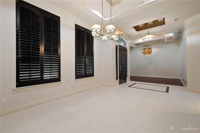 Photo - 17 Grand Canal Dr