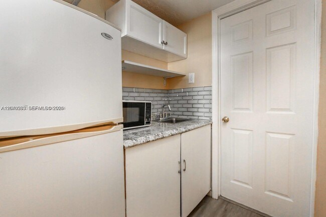 Photo - 1021 SW 104th Ct Unit 2