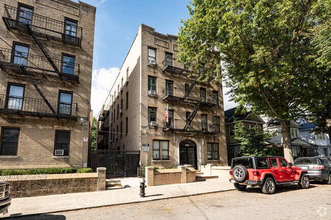 Photo - 8622-86-30 98th St