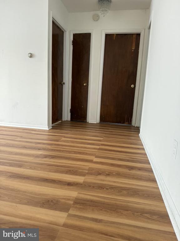 Photo - 219 W 6th St