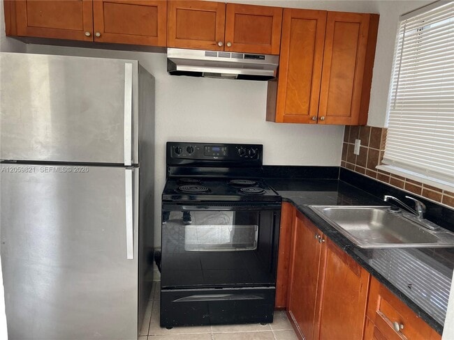 Building Photo - 4251 NW 5th St Unit 123