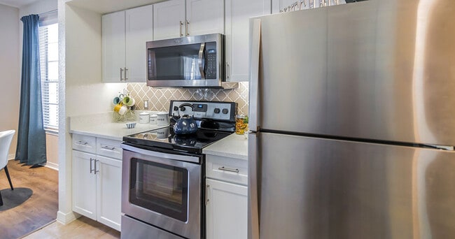 Windermere at Lakes Edge Apartments