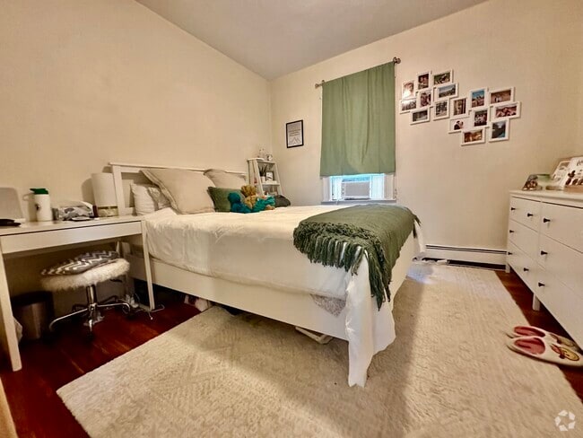 Building Photo - 12-14 Marcella St. Unit 2 Rental