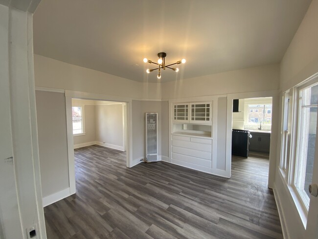 Dining Room - 323 E 15th St Apartments Unit 327