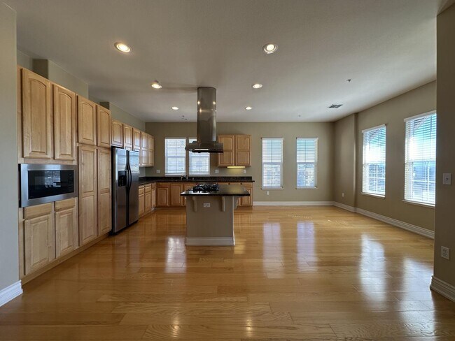 Photo - 88 S Broadway