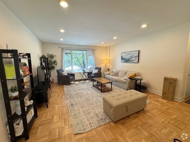 Building Photo - 569 Washington St Unit 7 Rental