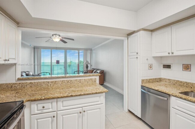 Photo - 3505 S Ocean Dr Unidad 420