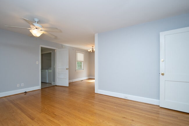 Photo - 724 Pembroke Ave