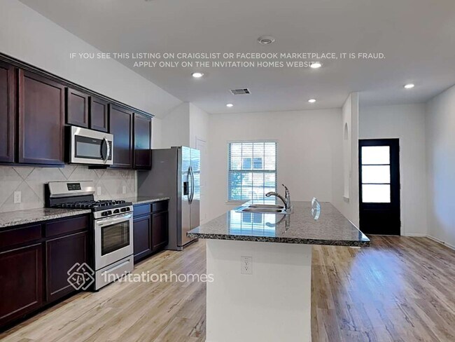 Photo - 502 Pecan Landing Ln