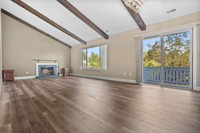 Photo - 4 Hills Ln Unit 4