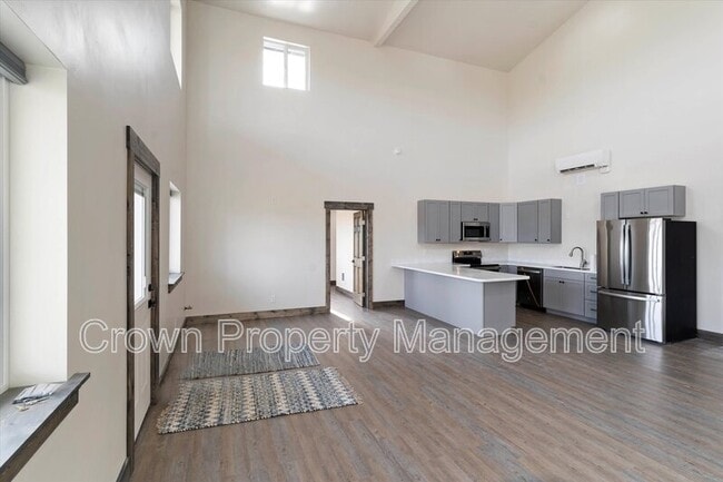 Photo - 2401 Lower Valley Rd