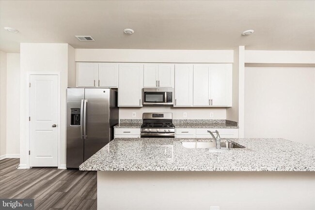 Building Photo - 140 Tye Ct