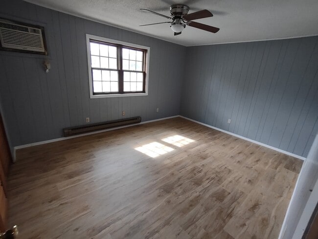 Photo - 405 N Church St