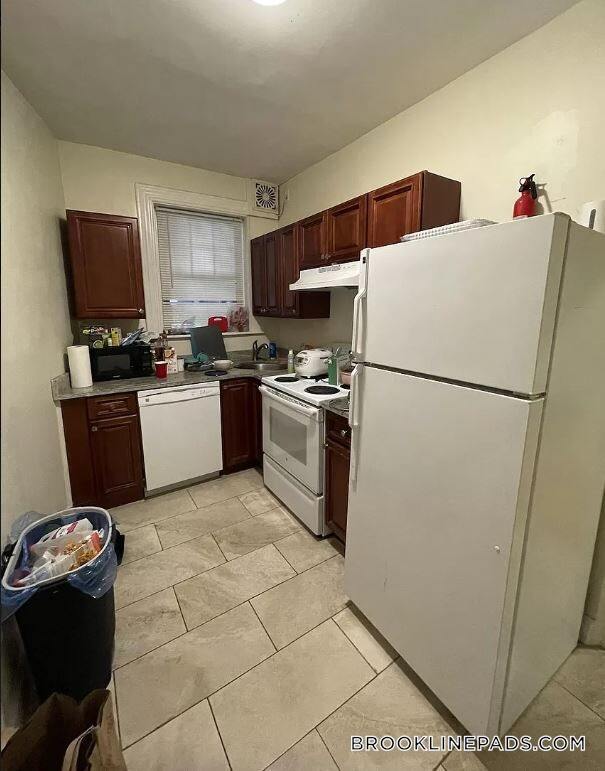 Building Photo - 48 Babcock St