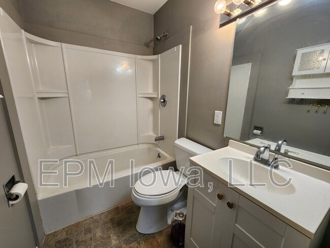 Photo - 4821 Midway Dr NW