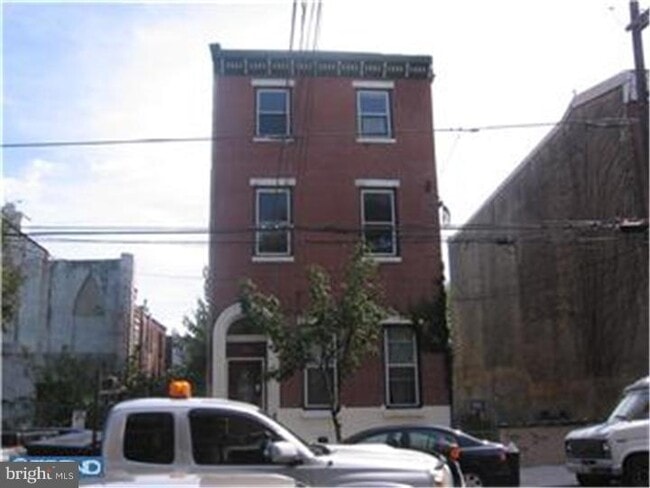 Building Photo - 1769 Frankford Ave Unit 5