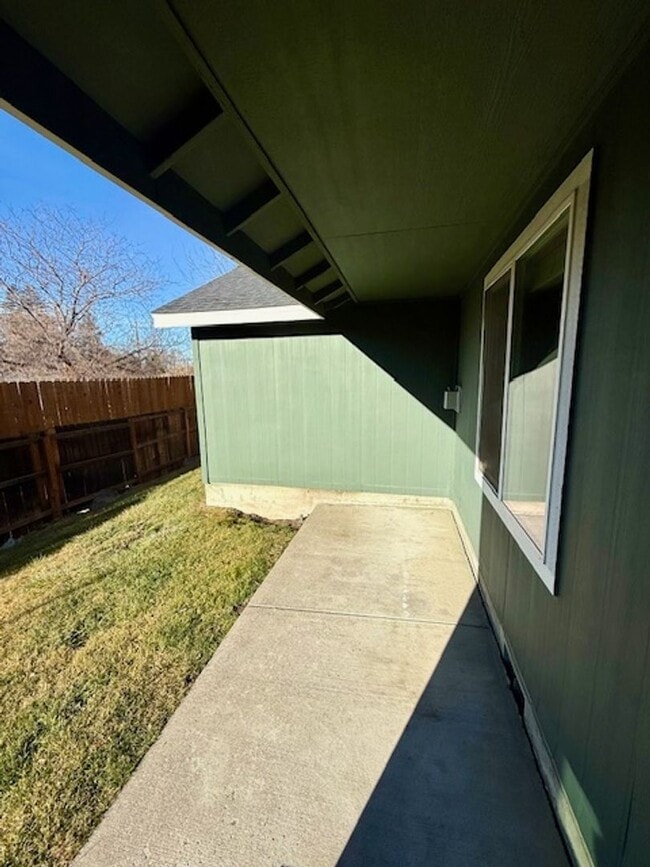 Photo - Lovely SE Single Story 3 Bedroom Home with Office!