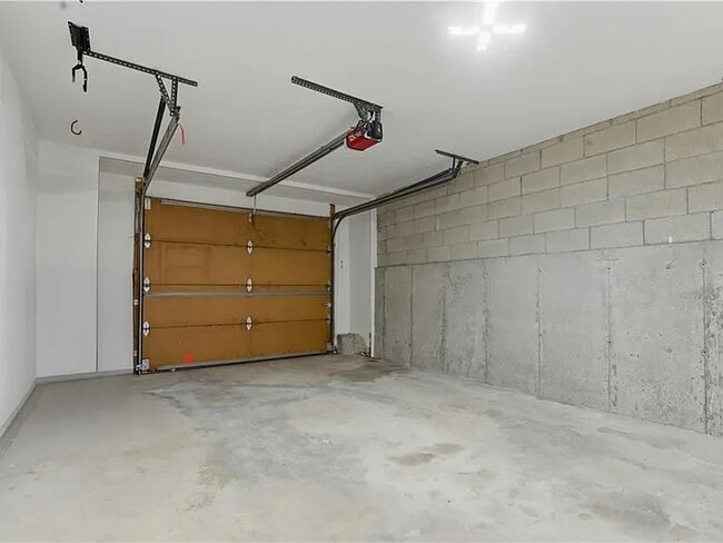 Building Photo - 39 Waterview Dr