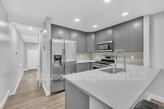 Photo - 226 N Madeira St