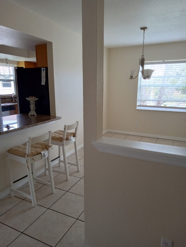 Building Photo - 4312 Hector Ct Unit #8