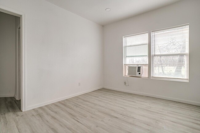 2722 E Vickery Blvd Unit 4
